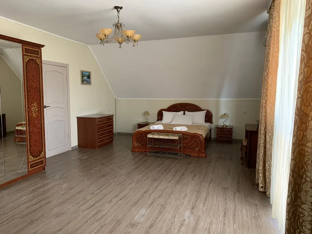 4-комнатный Дом