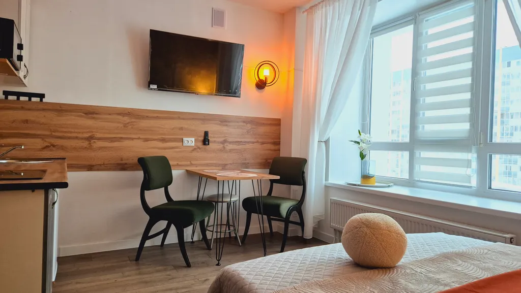 Новая студия Эльдорадо до Макси 5 минут ходьбы