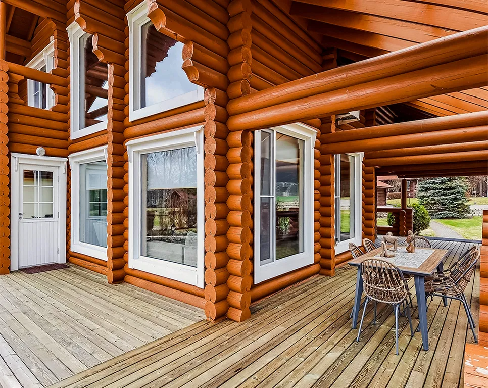 Уютный дом на берегу озера с тёплым бассейном на территории Порт Тихий