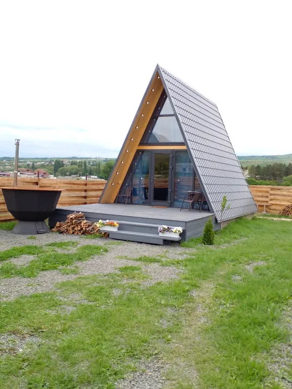 Коттедж Треугольный домик афрем — Красный Курган