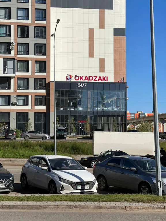 Рядом с посольствами