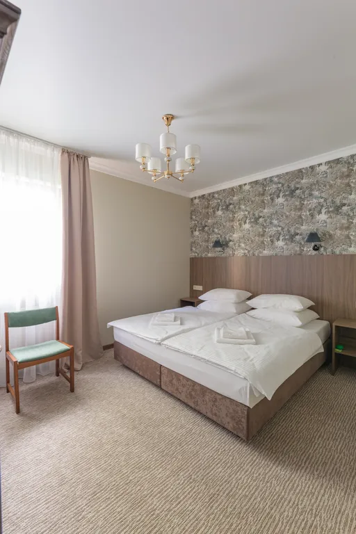 На Каштановой