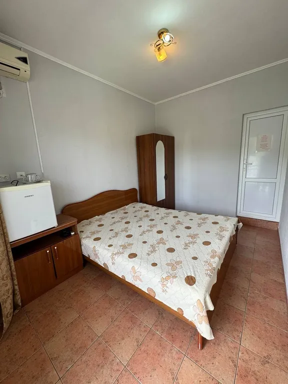 Квартира Уютная комната с выходом на балкон! — аренда посуточно в Лоо