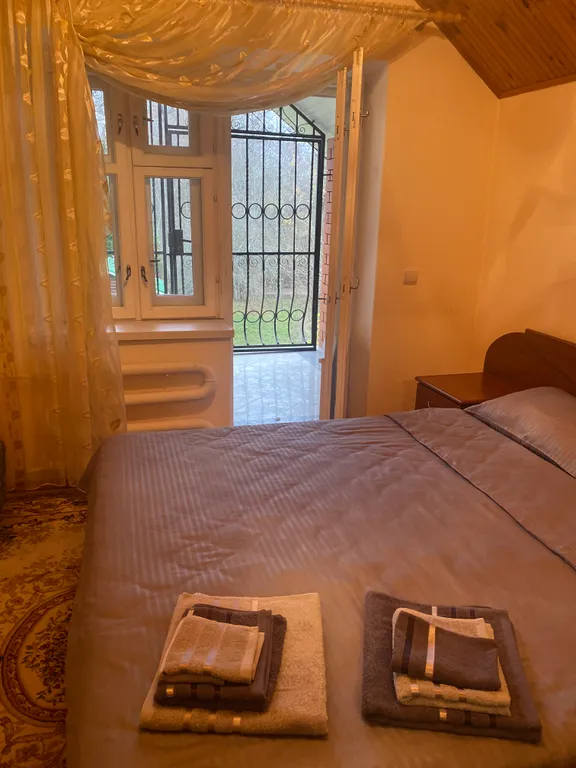 Дом на берегу реки