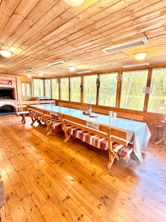 Домик с озером