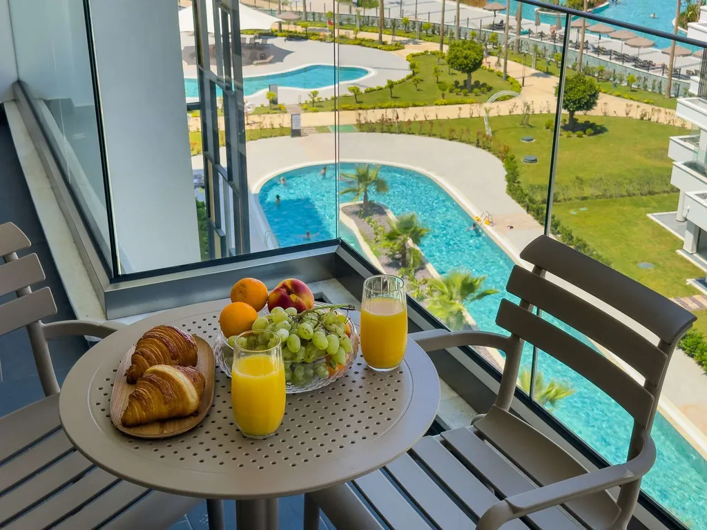 Azura World E с премиум инфраструктурой