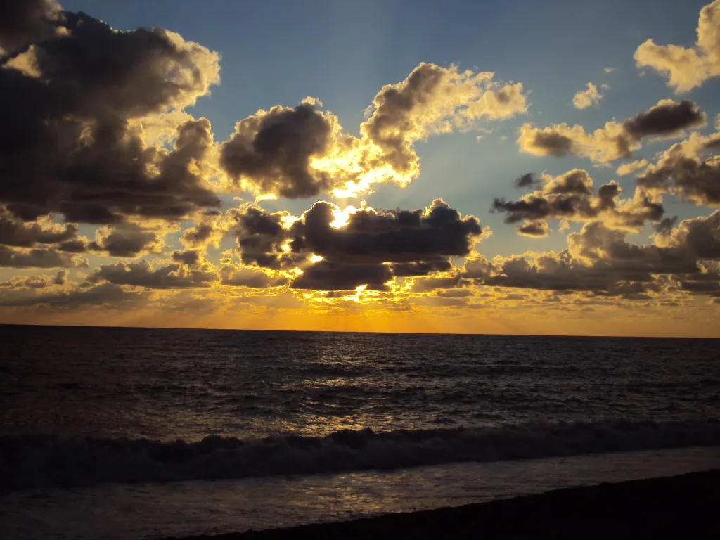 Коттедж Отдельный уютный домик совсем рядом с центральной набережной — Лазаревское