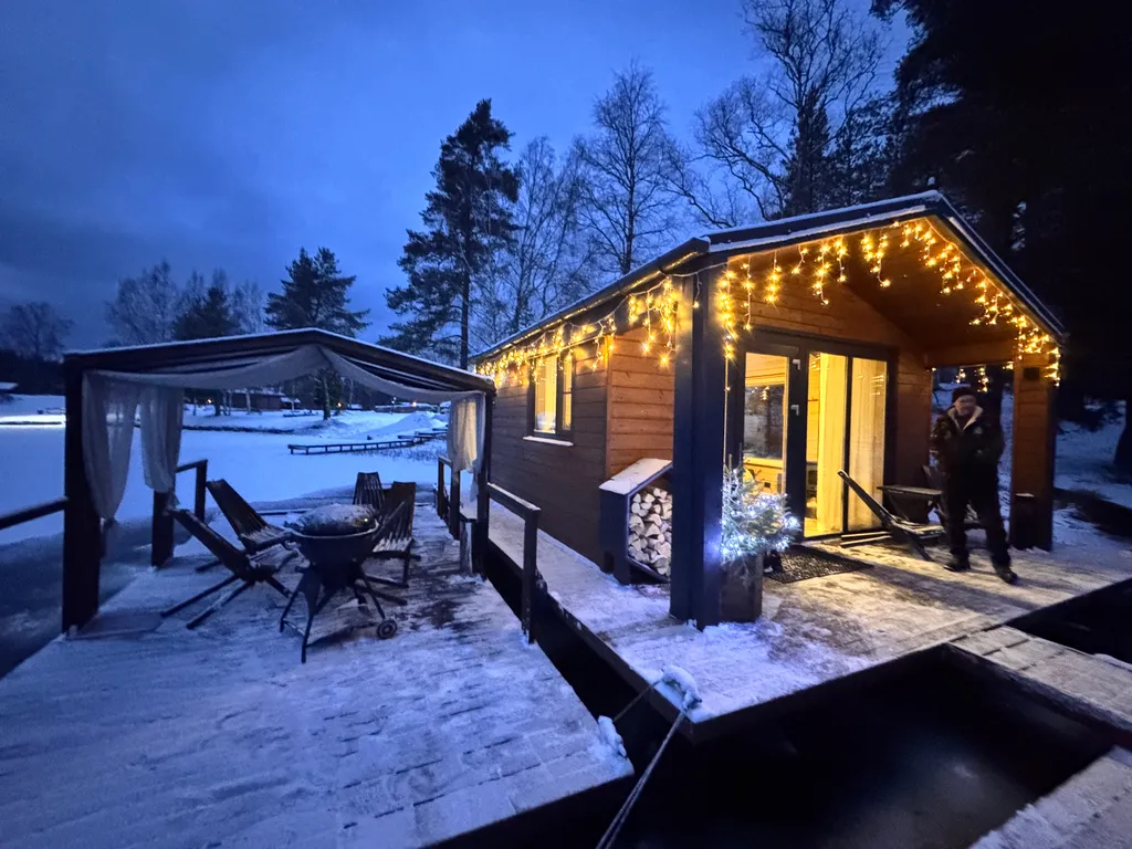 Коттедж Дом на берегу реки, заснеженный лес, хаусбот — аренда посуточно в Мельниково