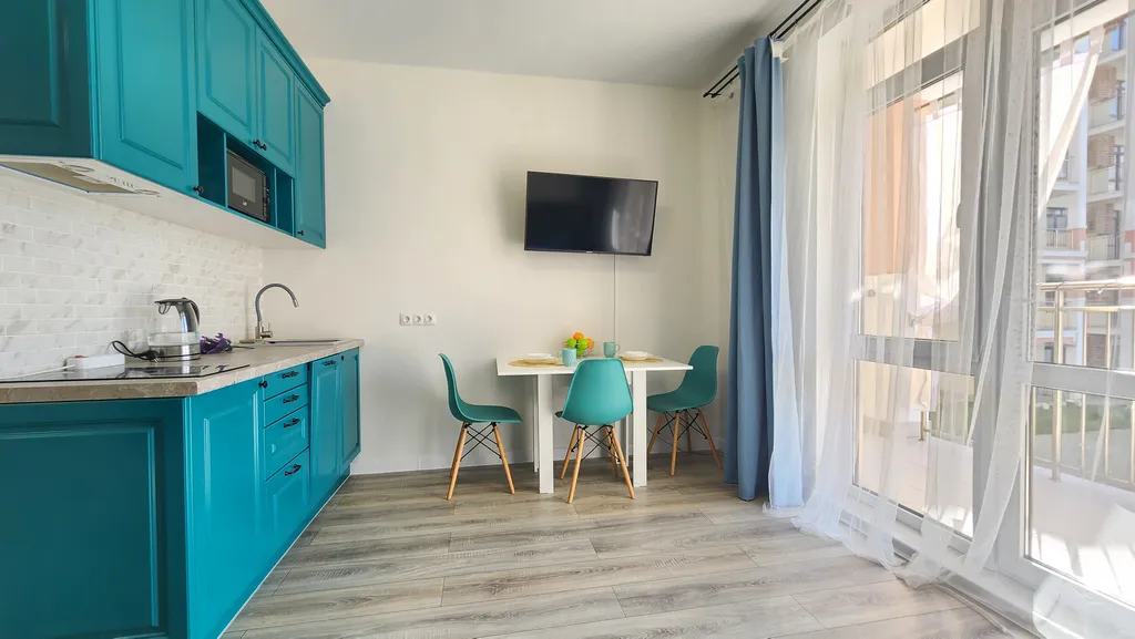 Студия с видом на бассеин