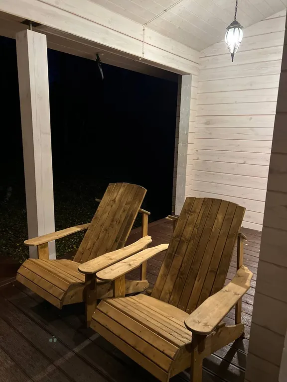 Сказочное шале в лесу