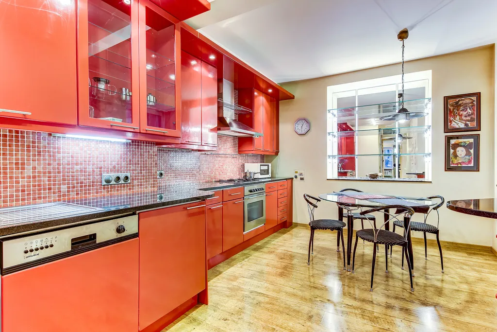 Ryss' 2BR Apt on Nevsky 79