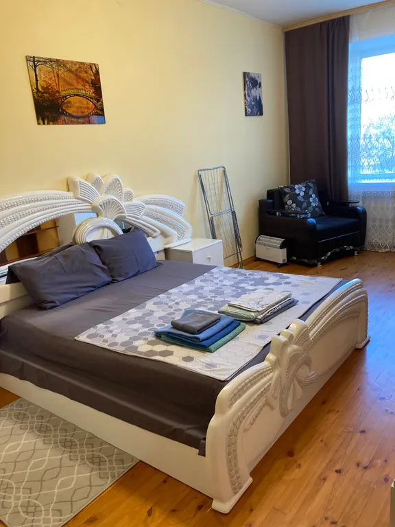 Уютная квартира в центре в новом доме — аренда посуточно в Тюмень