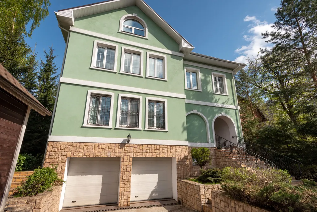 Дом на севере Москвы бассейн и сауна