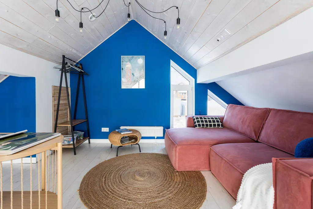 Скандинавский дом с террасой и панорамным видом на водохранилище