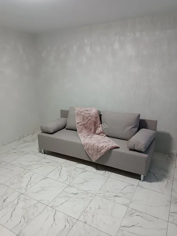 Новый уютный дом дупликс (левая половина) у берегу моря