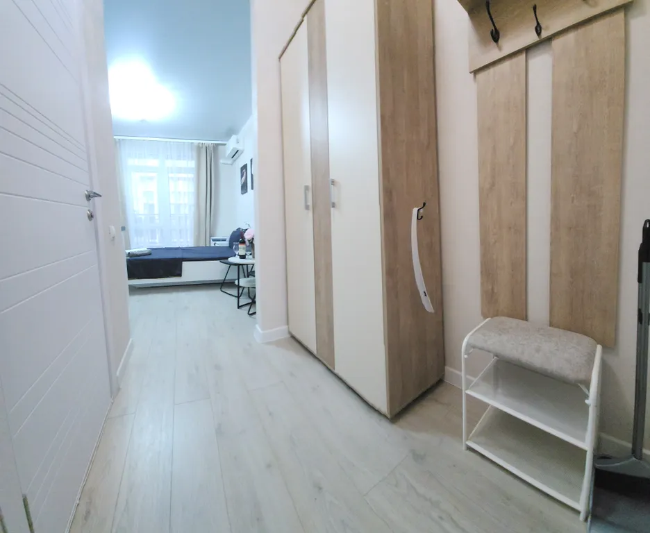 Шикарная студия с видом на бассейн