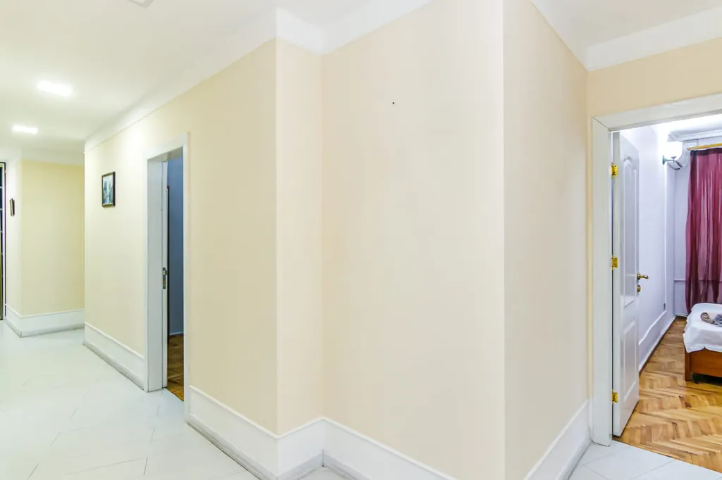 Turquoi̇se apartment