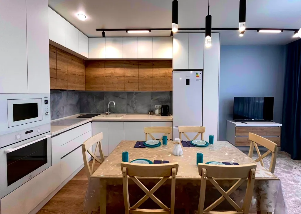 3-х комнатная квартира в ЖК "Раимбек» центр, метро & питьевая вода