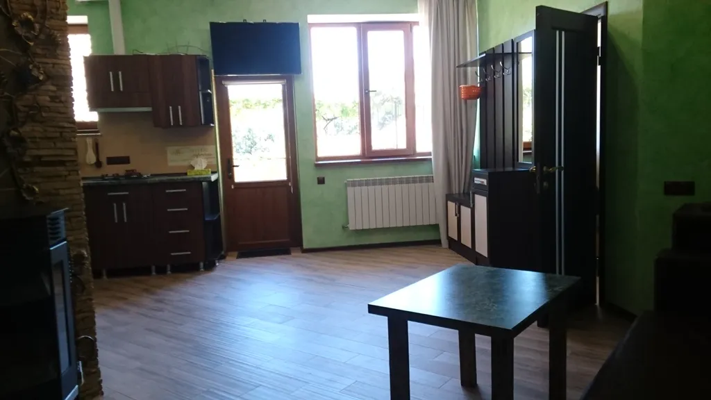 Квартира Уютная 2-х квартира с видом на город и Ялтинские горы — Ялта