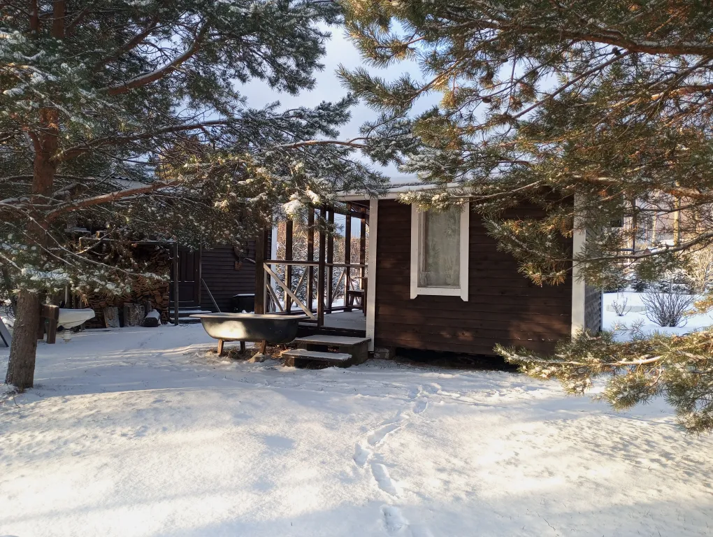 Домик у озера