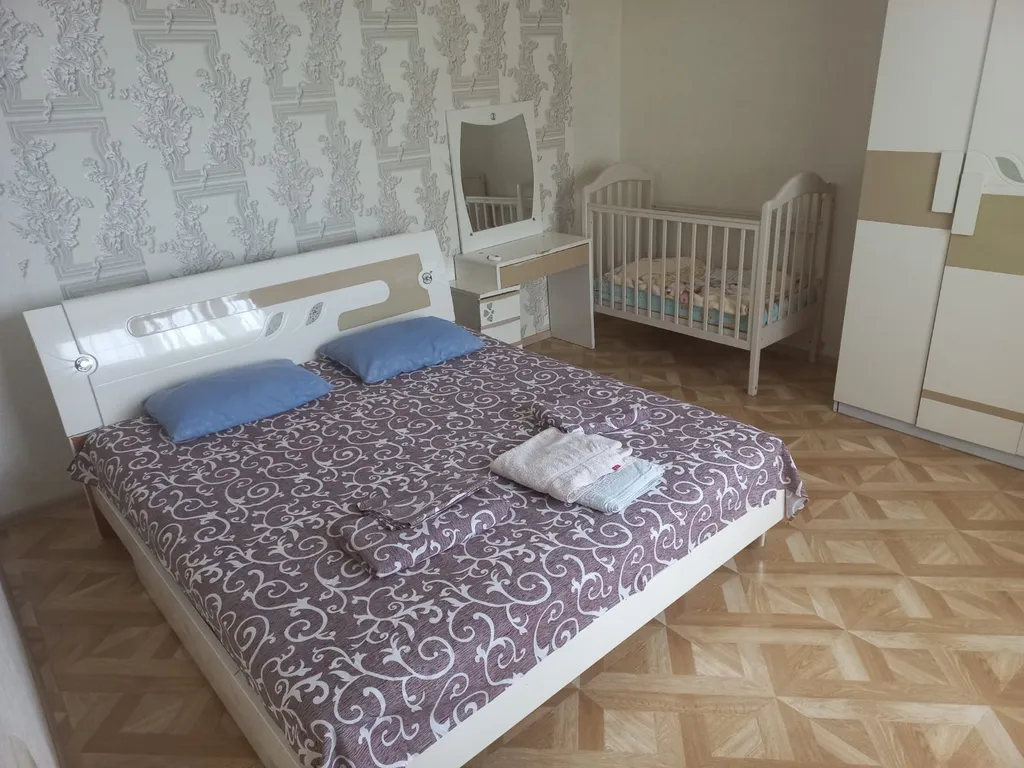 Уютная трёхкомнатная квартира город Гагра со всеми удобствами.