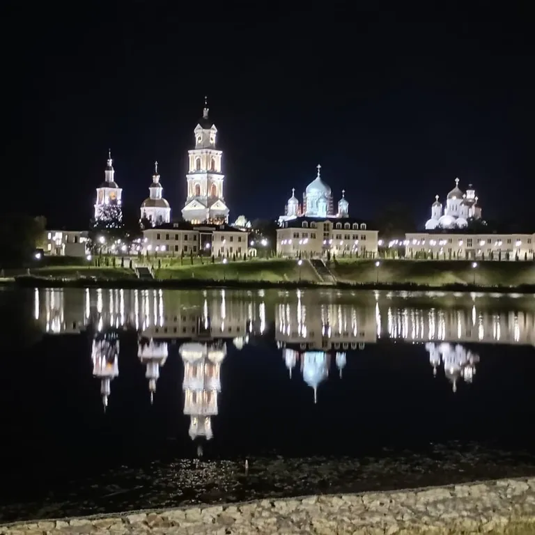 Дом у источника