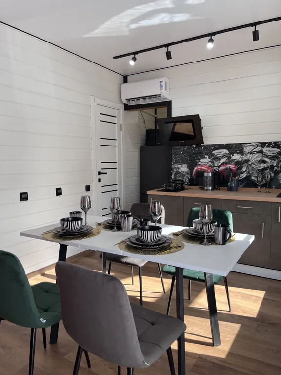 Дом с сауной, включена в стоимость, и горячей купелью на террасе