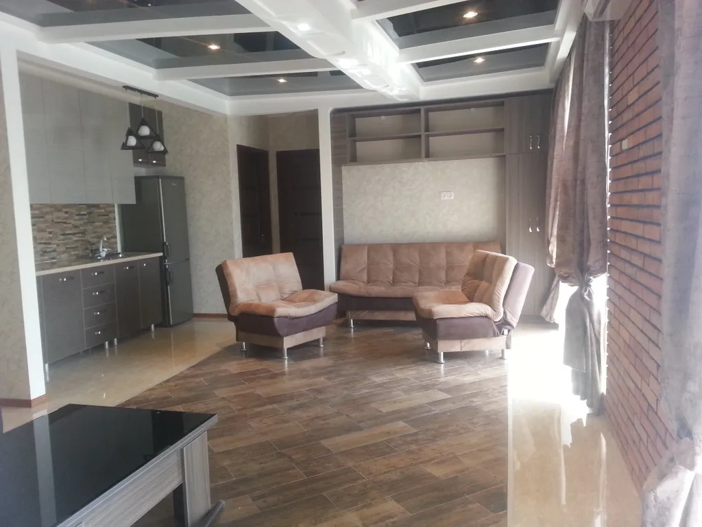 4-комнатная Квартира — аренда посуточно в Тбилиси