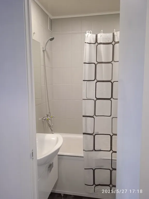 Уютная 2-х ком.кв. для гостей города в красивой парковой зоне у озера