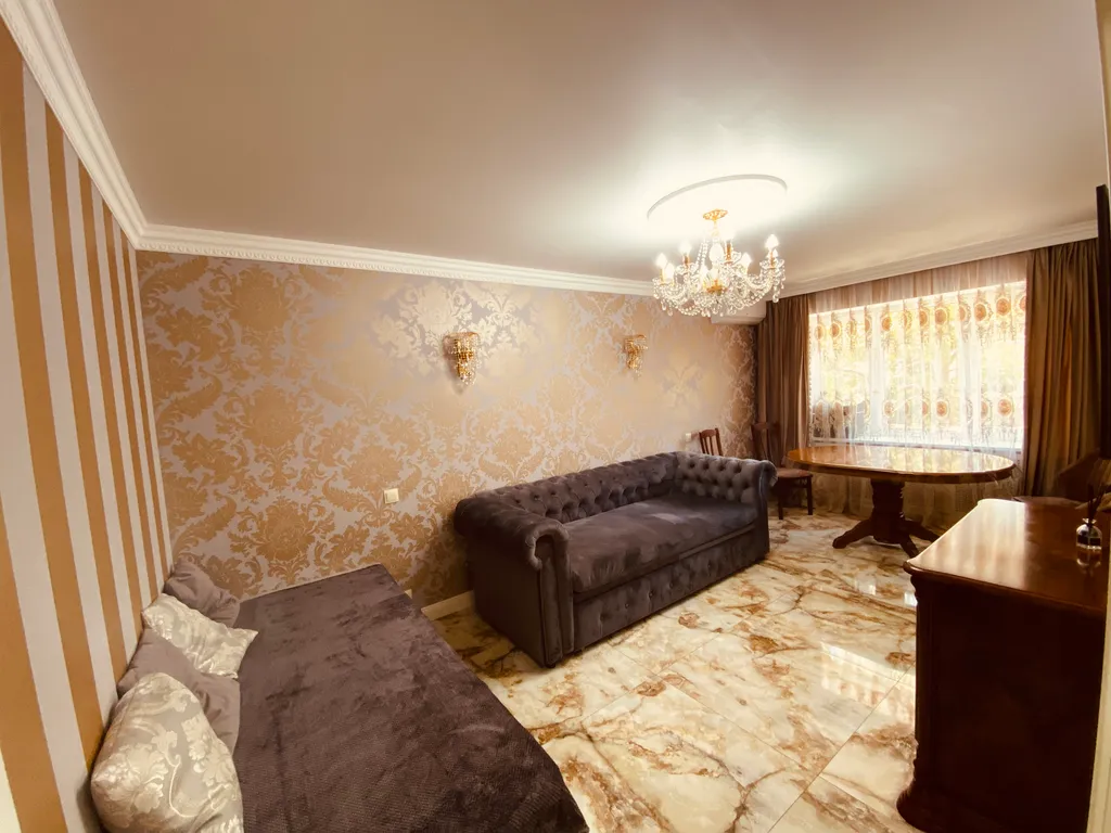 Трёхкомнатная квартира в самом центре Сочи рядом с морем