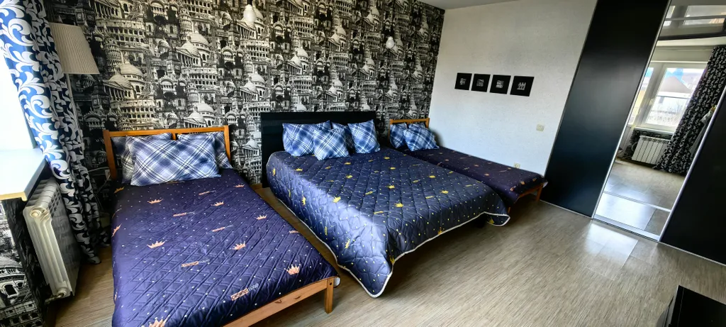 Уютная комната в частном доме у моря с видом на сад, удобства на этаже