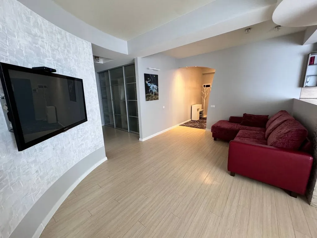 3 комнатная квартира на Светлане, морской порт, Дендрарий, набережная