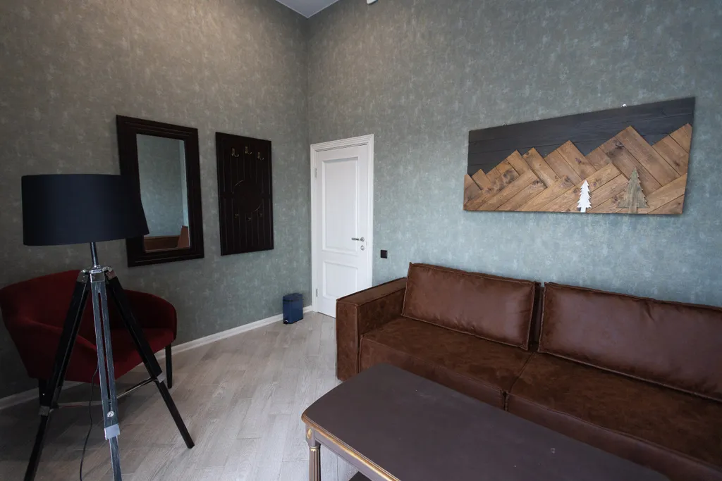 8-комнатный Дом