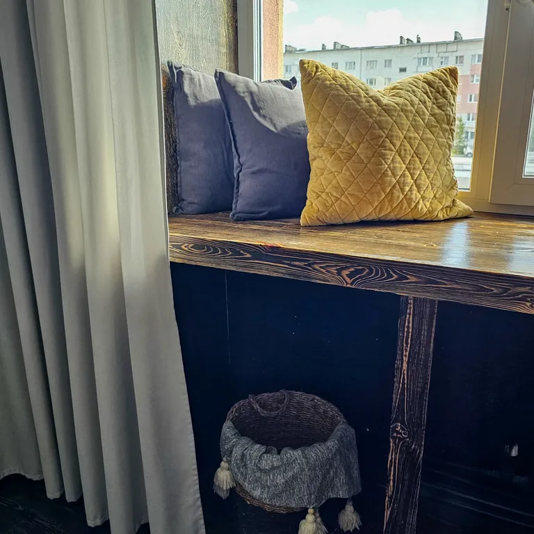 Студия с большой кроватью и ванной, кофемашиной и оплаченным кинотеатр