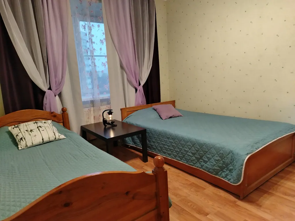 Огромная трёхкомнатная квартира в центре