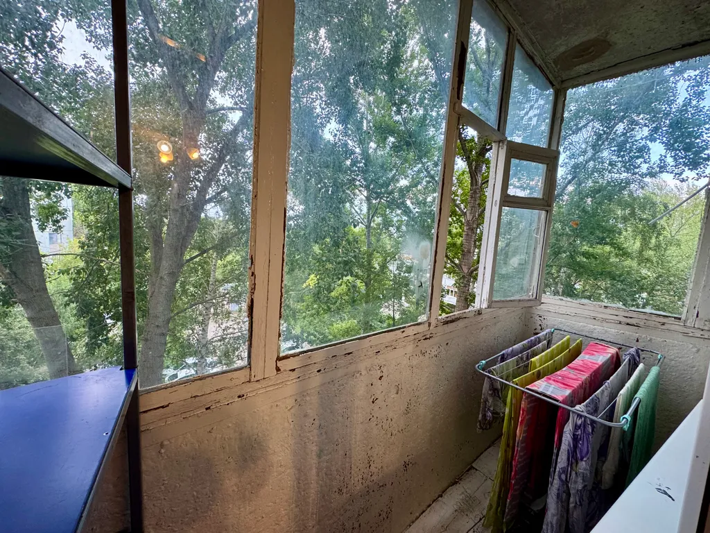 1 комнатная квартира, выход в лесо-парк рядом больница имени Середавина