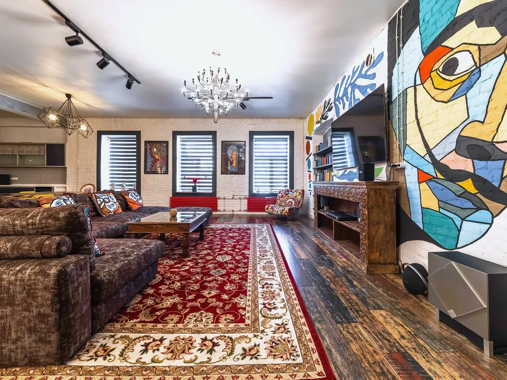 Эксклюзивныe апартамeнты в стилe поп-apт на Невском проспекте