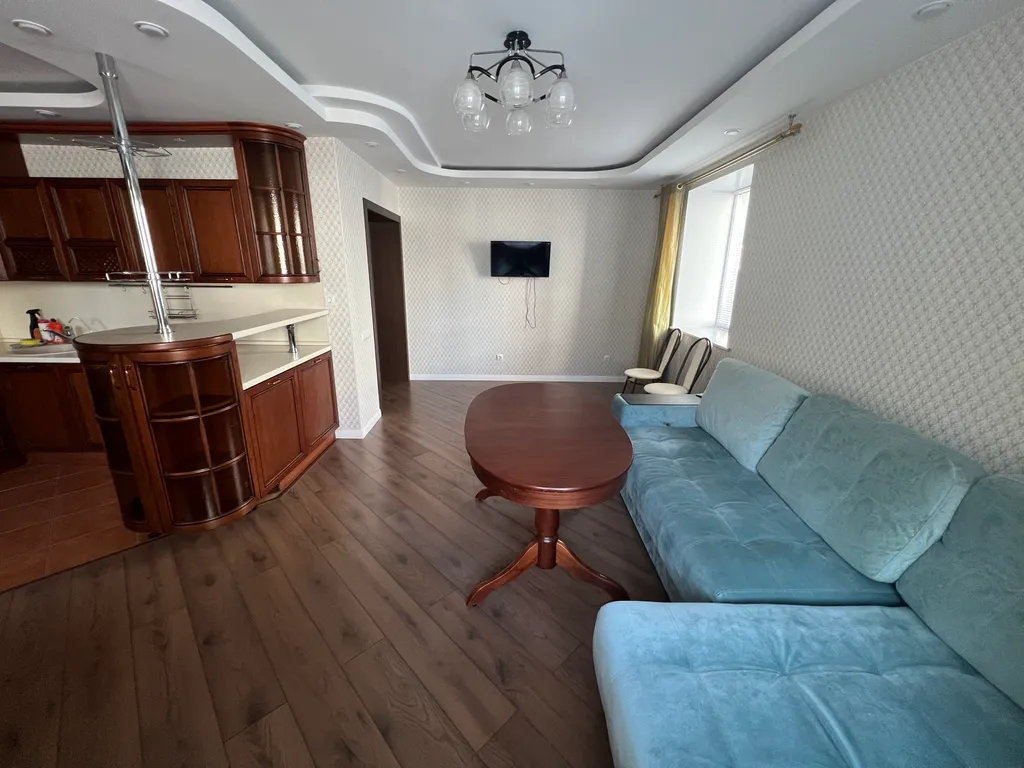 3-комнатная Квартира — аренда посуточно в Уфа