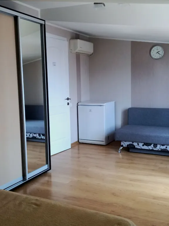 Квартира Комната-мансарда на третьем этаже частного дома — Феодосия