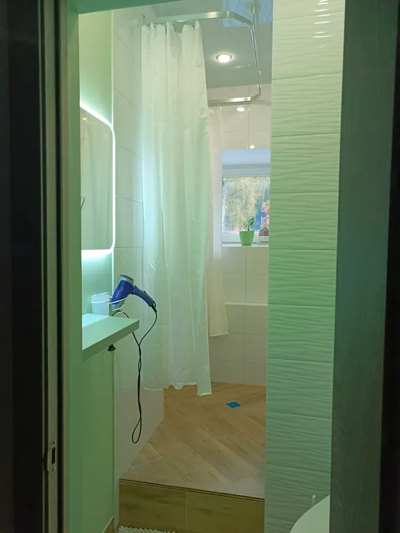 Гостевой дом Профессорский, коттедж в лесу недалеко от центра города