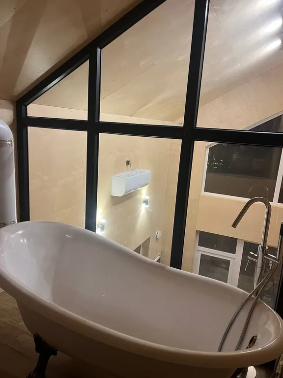 Барнхаус на берегу реки Кундыш