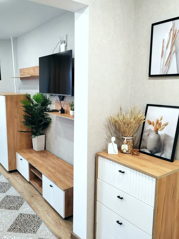 Стильная квартира с дизайнерским ремонтом курортный стиль в центре