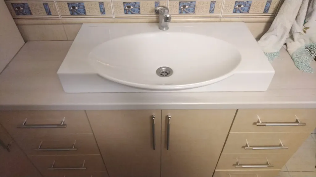 Дом с бассейном Лакшми