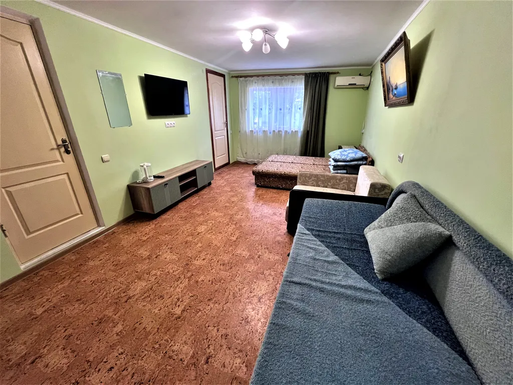 Семейный улучшенный номер-студия со своей кухней