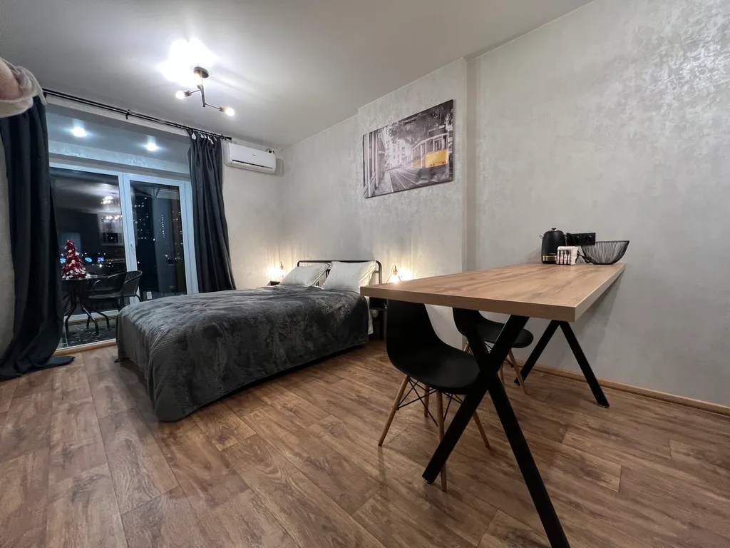 Квартира Квартира Комфортабельная студия с собственной террасой возле Планеты — Красноярск