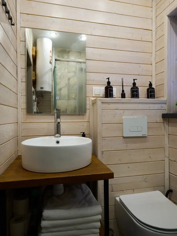 Дом у реки с баней