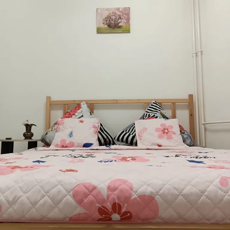 Уютная студия с большой кроватью