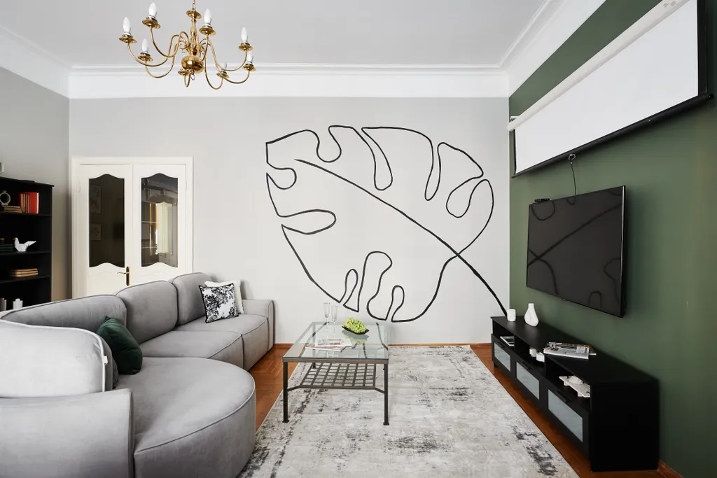 Двенадцать стульев на Тверской