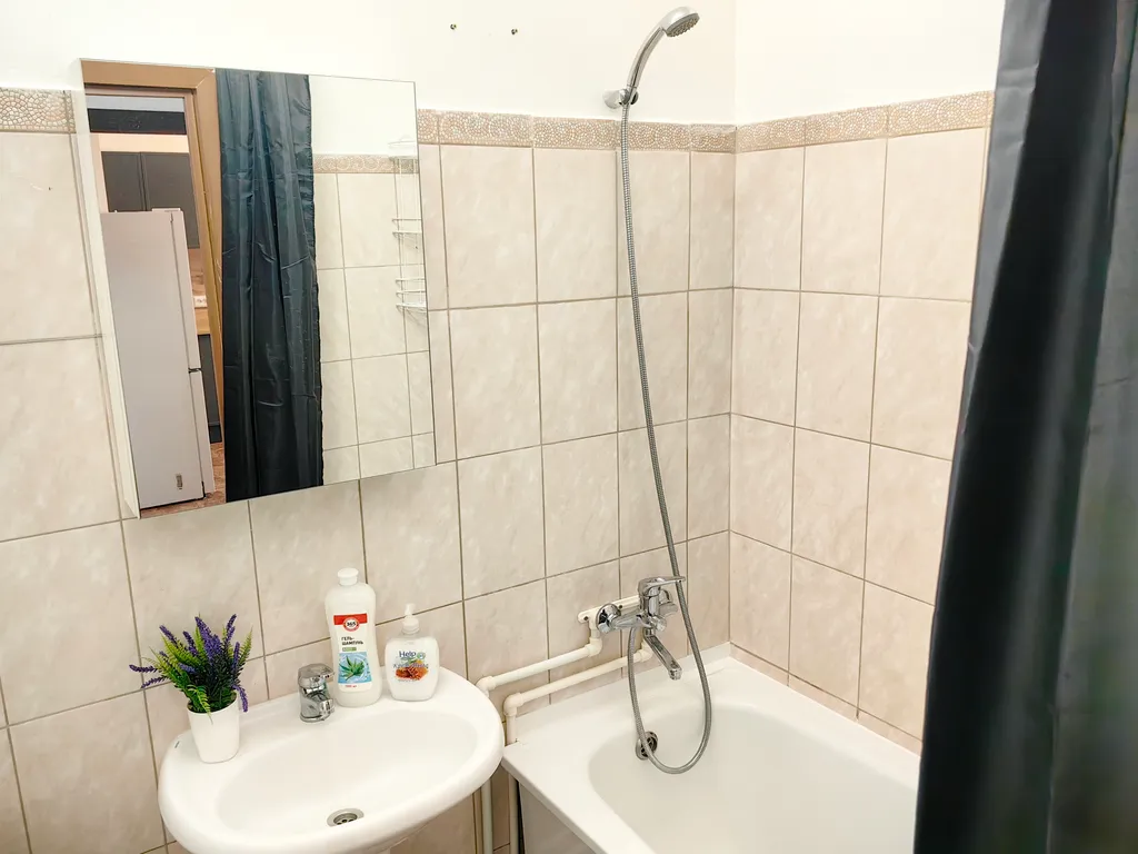 Однушка Чёрное Дерево