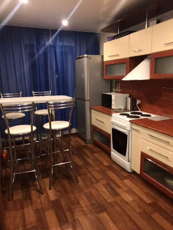 Уютная 1-комнатная квартира в центре в элитном доме — аренда посуточно в Тольятти